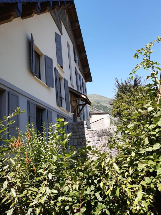 Chalet Du Doumet - Appart Luz Centre - Parking Et Garage Individuel Ferme - Draps Et Serviettes Inclus ลูซ-แซ็ง-โซเวอร์ ภายนอก รูปภาพ